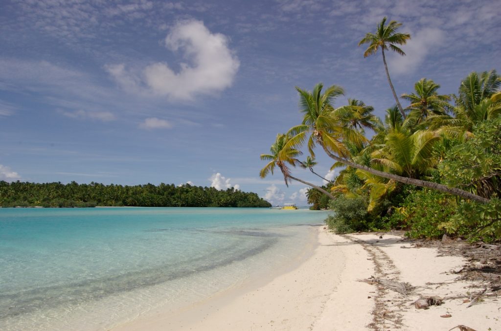 one foot island aitutaki