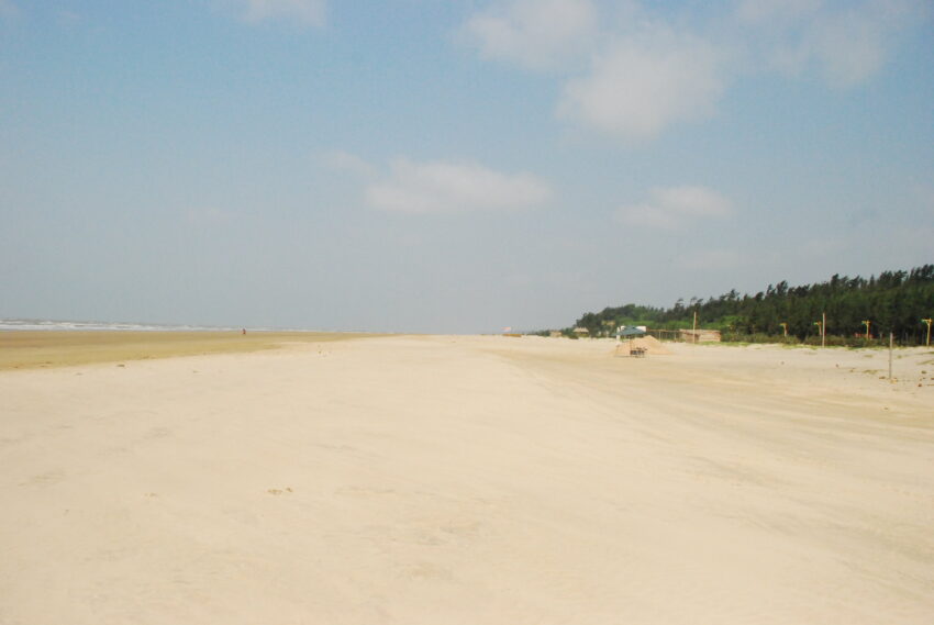 Mandarmani Beach, Mandarmani, India
Source by Sayamindu Dasgupta - Under Flickr Creative Commons License
https://www.flickr.com/photos/sayamindu/2441727084/