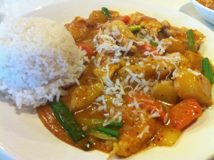 Traditional Micronesian Foods, Coconut Chicken Curry